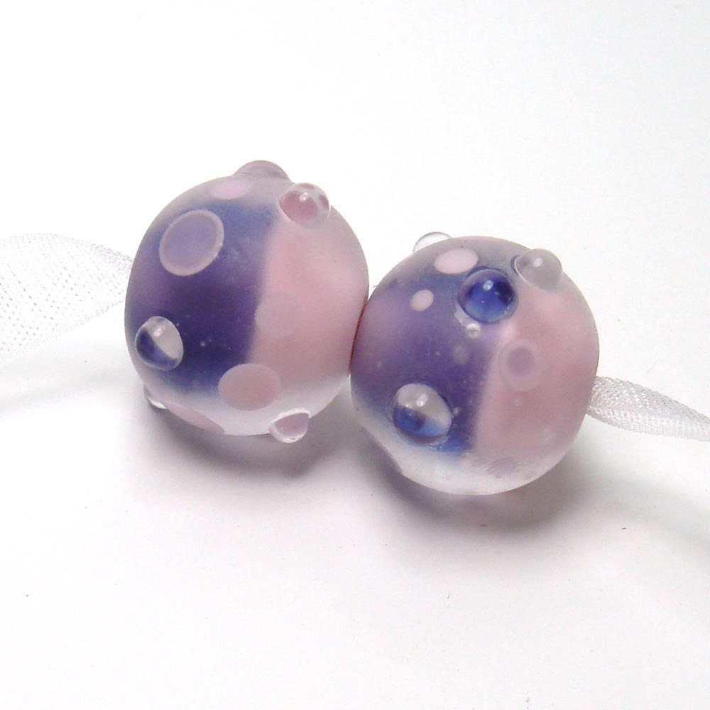 Handmade lampwork bead pair  -  Pink and Purple  -  violet, random dots, etched glass beads