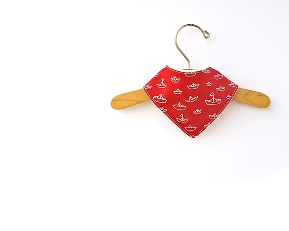 Little boat Bib in red for Organic Babies, Eco-friendly drooling Bib in bright red, Baby shower gift under 20USD