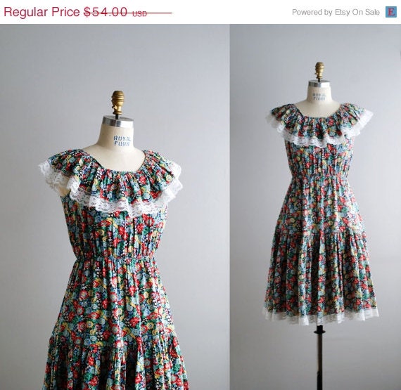 25% OFF SALE 70s dress / 1970s floral peasant dress / Summerfield dress