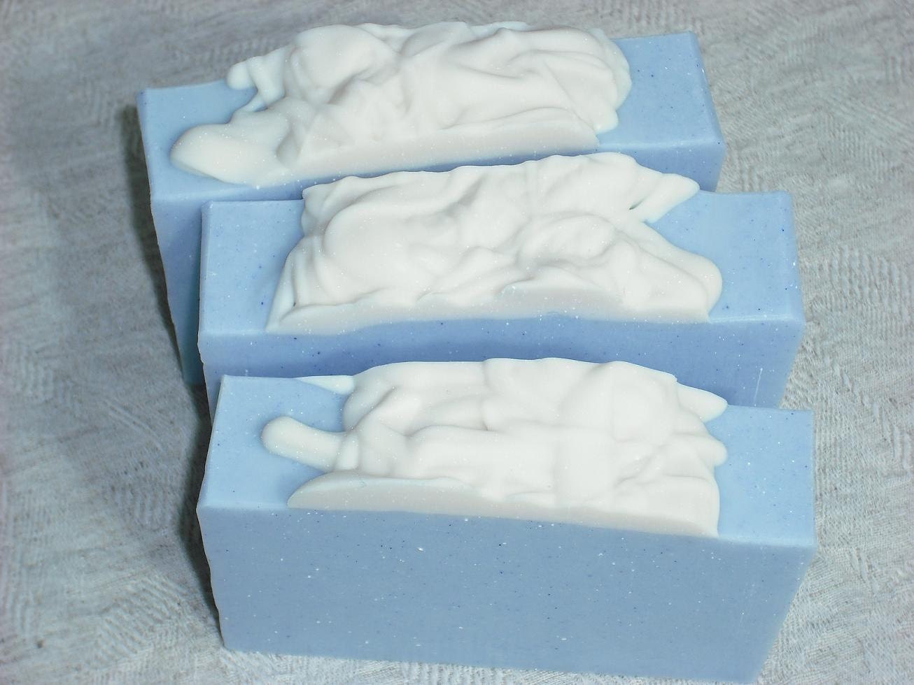 Fresh Linen Soap / Clean Outdoors Laundry on the Line Scent / Cold Process / Handmade Soap