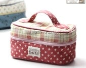 Zippered bag sewing pattern, little bucket, cosmetic bag -- PDF pattern -- download in email box