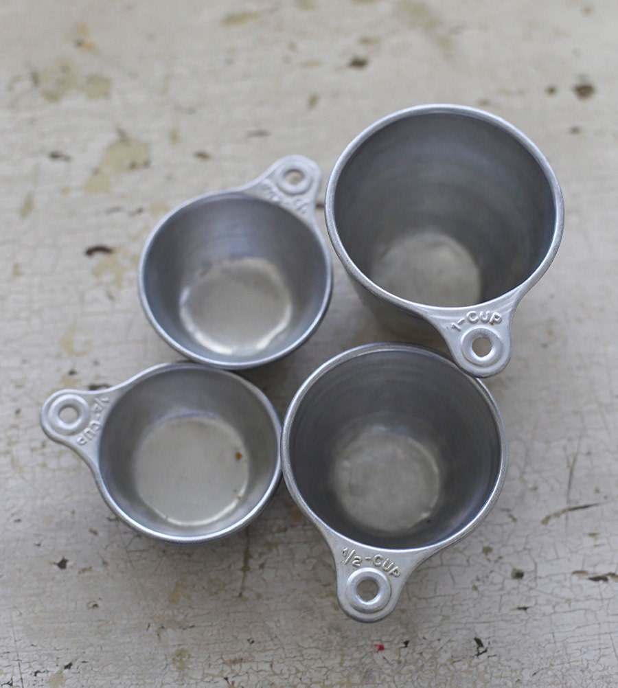 vintage measure cups