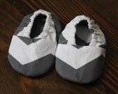 Gray Chevron Crib Shoes - Size 0-3 months