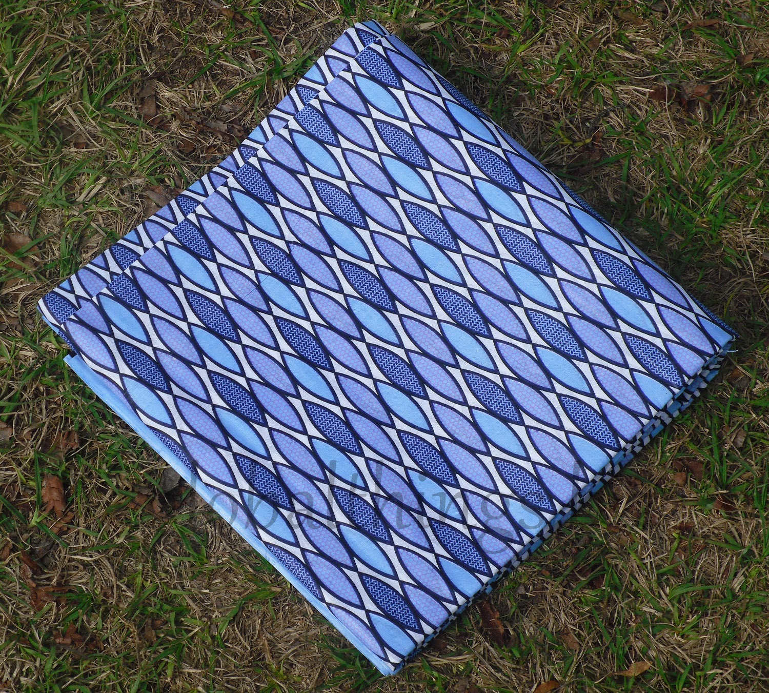 African Wax Cotton Print Fabric - African Daviva Fabric - Ankara Fabric - Tiny Bubbles - Half Yard