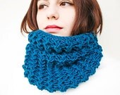 Blue Bulky Barbwire Long Knitting Cowl