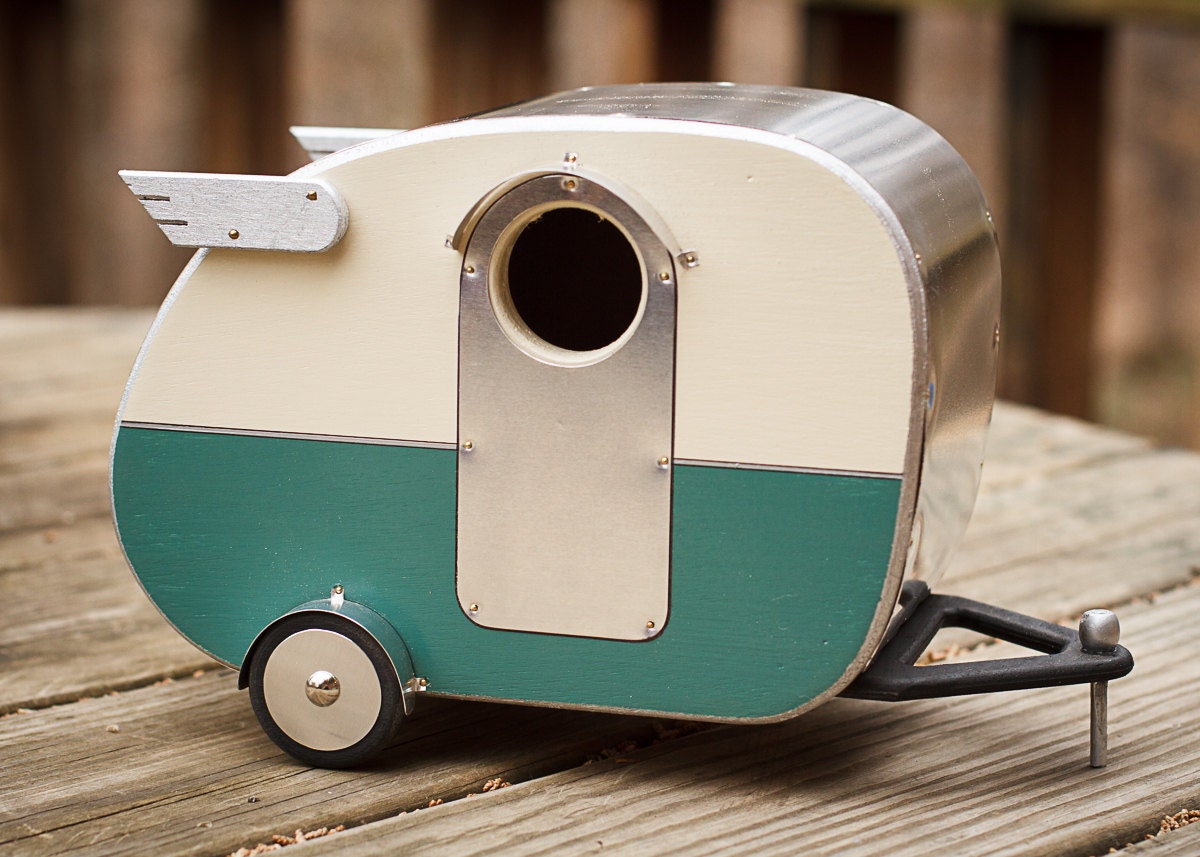 Vintage Camper Birdhouse