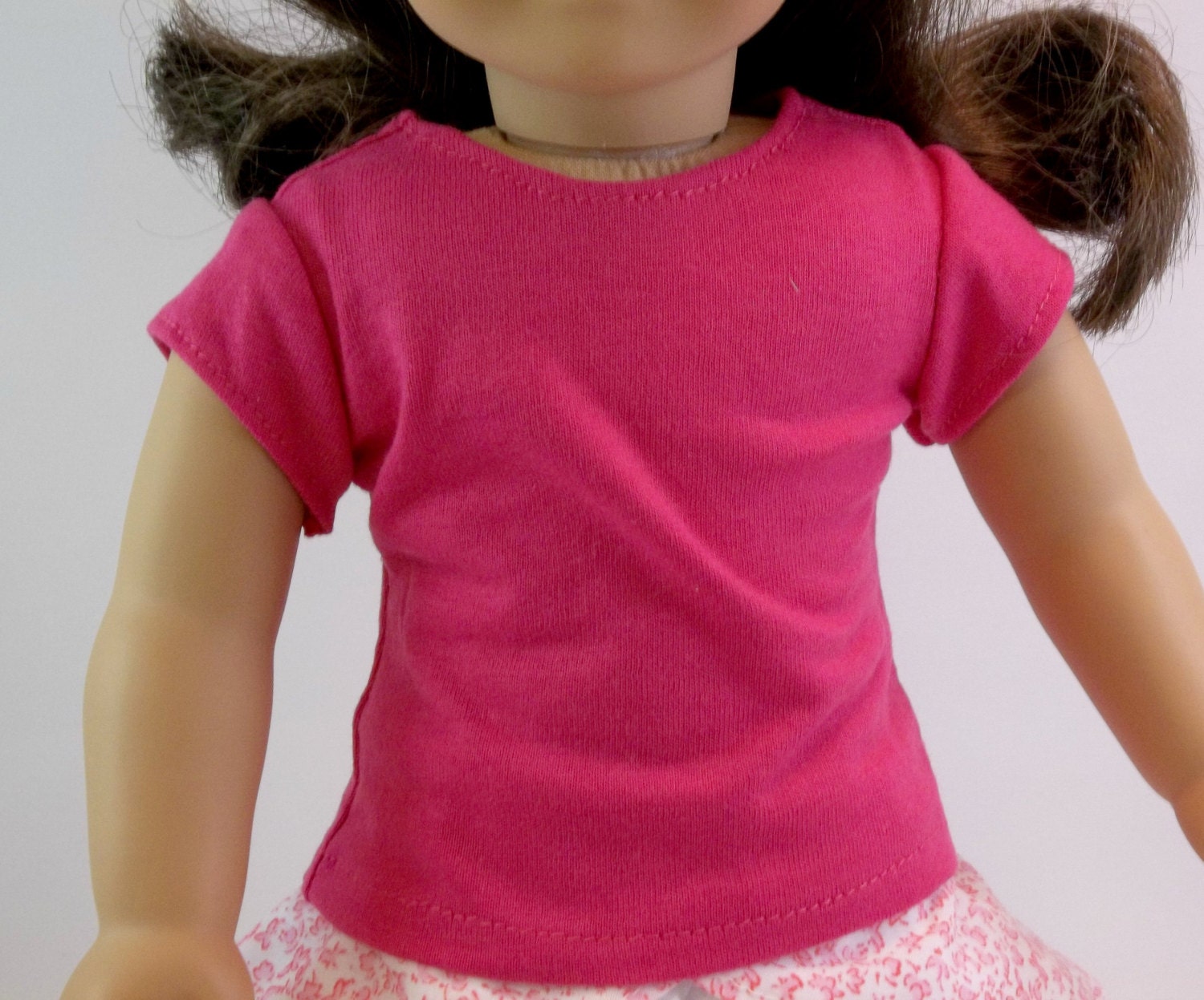 American Girl 18 inch Doll Short Sleeved T shirt  Fuschia Doll Clothing