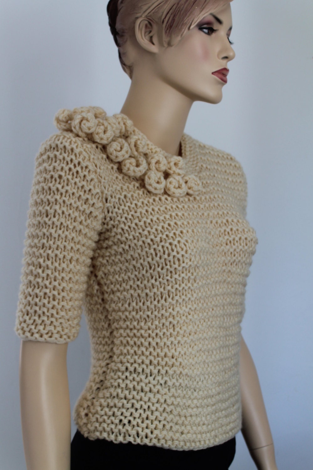 Hand Knitted  Cream  Sweater / Fall Fashion / Size M- L / office fashion