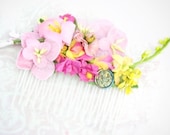 Beth- PInk Wildflower hair comb with antique button
