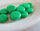 Vintage Lucite Kelly Green Tire Beads
