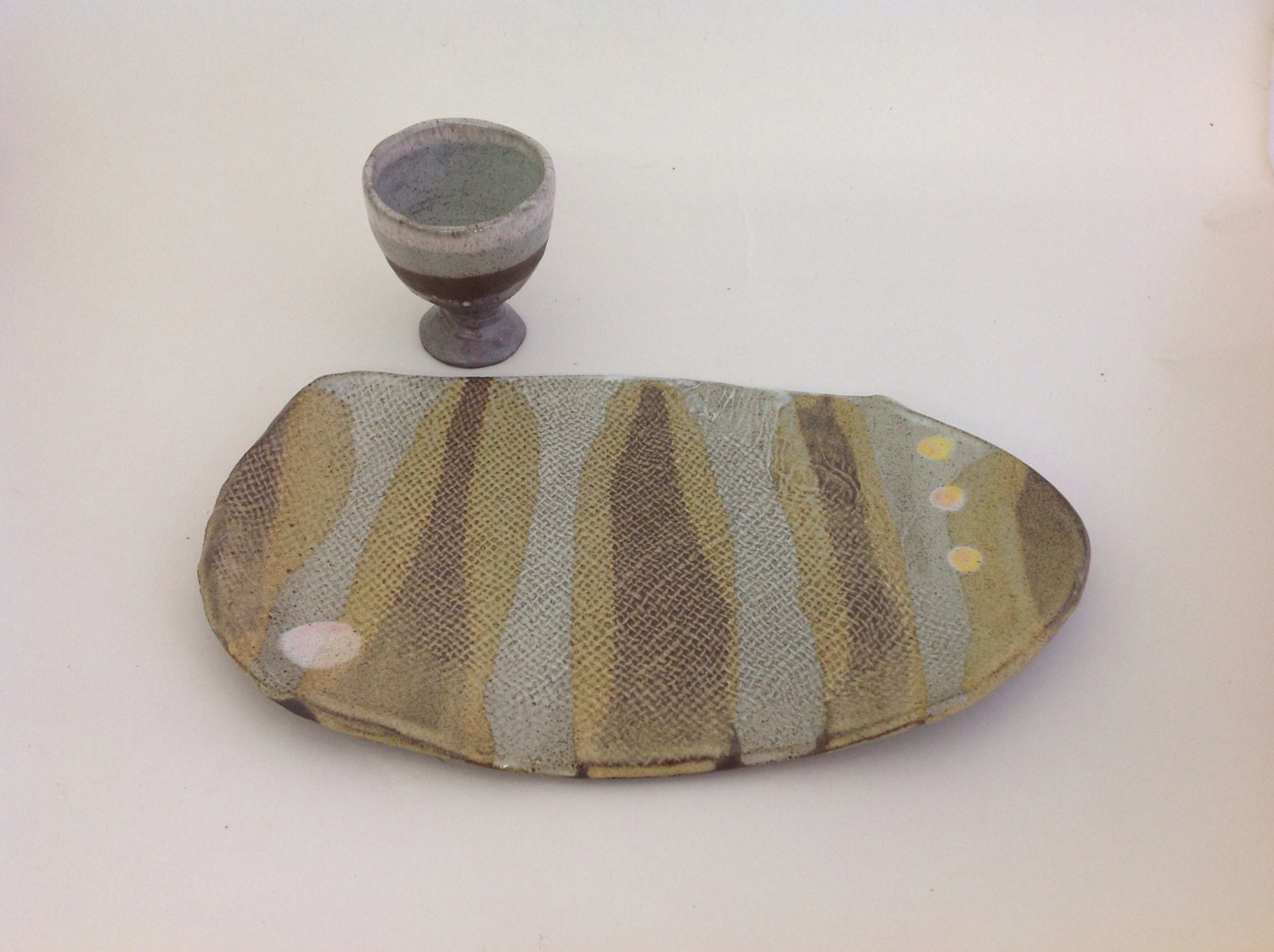 Neko shima - handmade ceramic serving plate and sake goblet