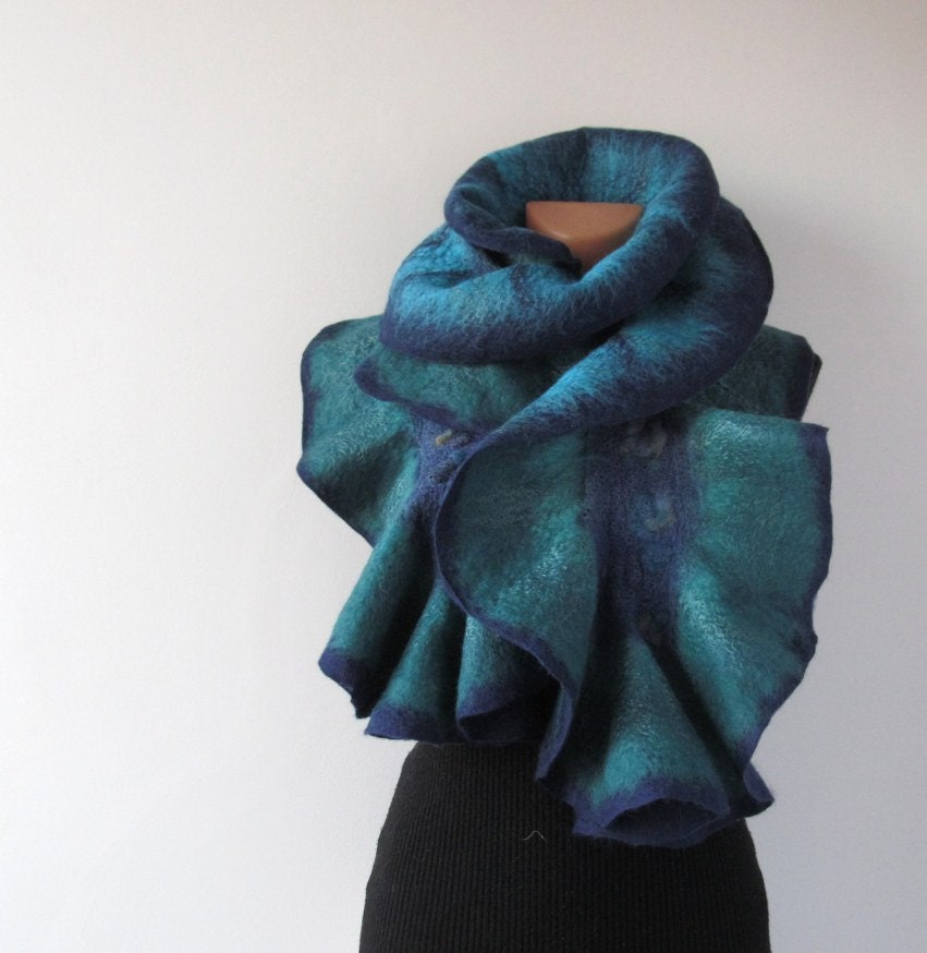 Felted ruffle scarf collar   turquoise teal blue