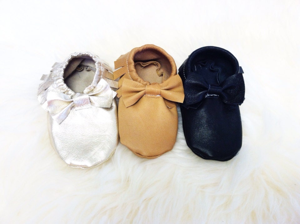 Metallic platinum moccs Leather Moccasins for babies and toddlers