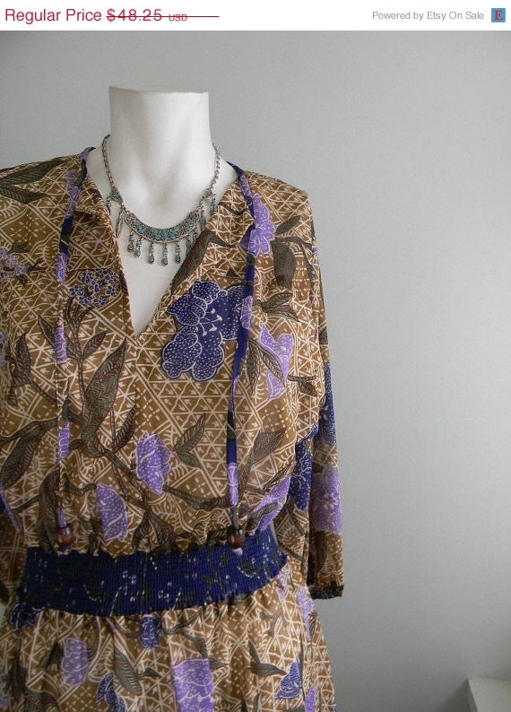 Memorial Day Weekend SALE vintage. 60s Floral Basket Weave Print Dress // S M