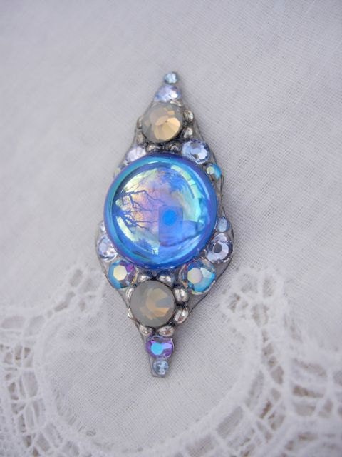 Moonbeam Bindi - swarovski tribal belly dance crystal bindi