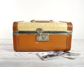 Vintage Cosmetic Train Case / Vintage Luggage / Overnight Case