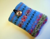 Little Lined Case: made from recycled wool and lined with fabric.  Lovely Aqua / Turquoise pattern and black checks.