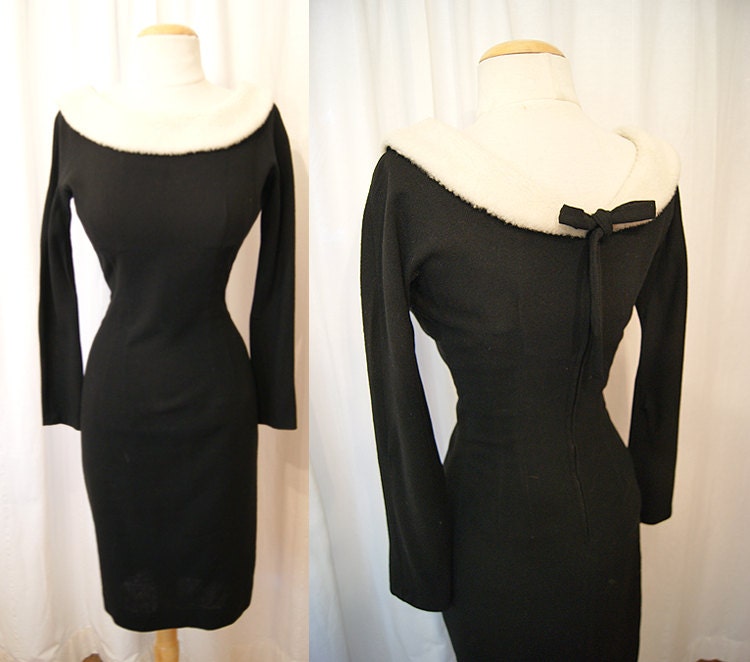 Chic 1950's black knit wool wiggle dress with ivory faux sheered sheepskin collar vlv classic pin up girl - size Small to Medium