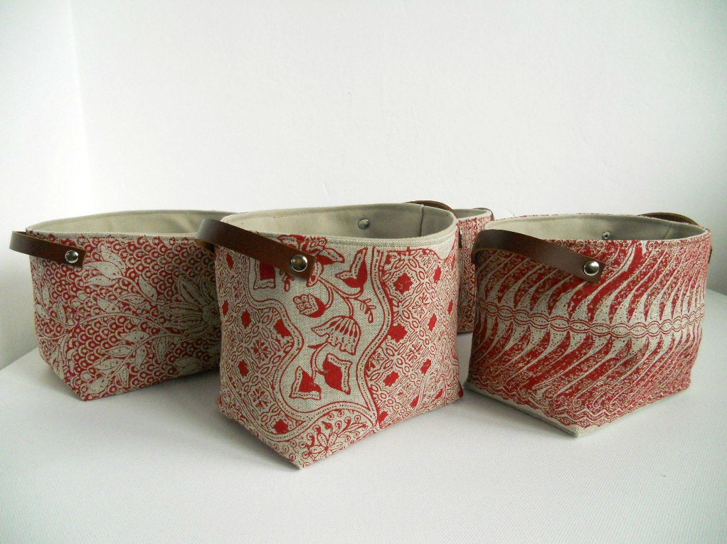 Rouge storage Pod Selection with leather handles - Hand block printed