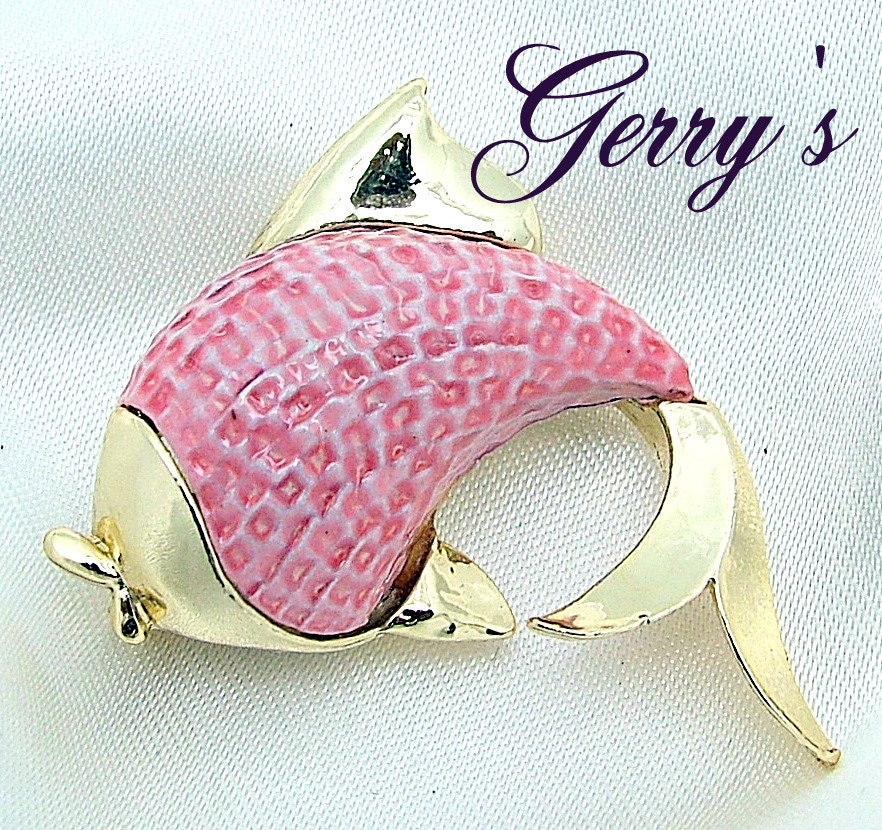 Vintage GERRY's Figural Fish Brooch Pink Enamel and Gold Tone