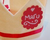 eco friendly maru felt crown with reusable chalkboard center and adjustable ribbon tie.  crown avail in 22 colors, center in 12 colors.