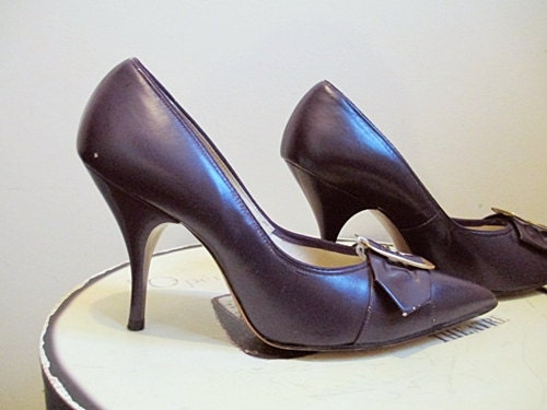 60s Purple Vintage High Heels Mad Men Shoes Spikes Stilettos with Buckles Size 5  6  Pin Up Grape Amethyst
