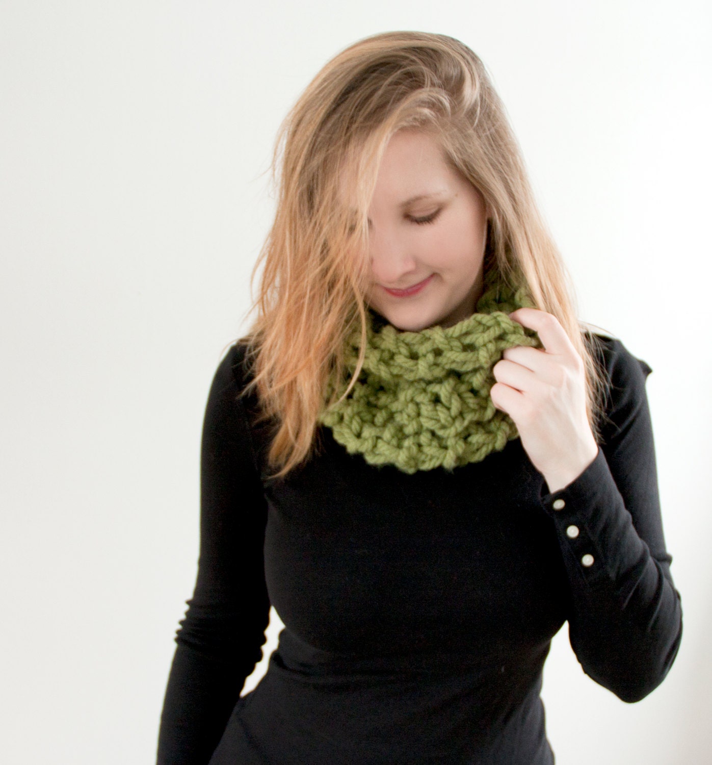 Green Knit Chunky Cowl
