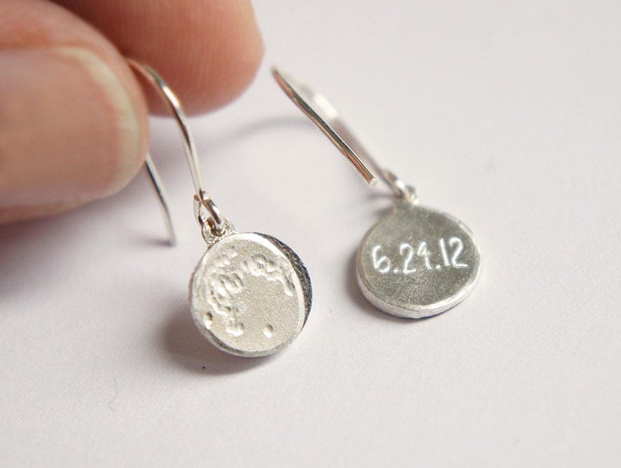 UNDER THIS MOON / Earrings - Personalized lunar charms of your special night in sterling silver, dainty, delicate, customized, dangle