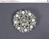 ON SALE Pearl Bridal Brooch, Crystal Brooch, Vintage Style Bridal Brooch, Wedding Pin, Rhinestone Brooch with White Swarovski Pearls