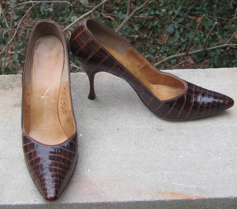 Walk On By Great Mad men Pointy Toe Pump Heels Mr Herbert Alligator Shoes Hot