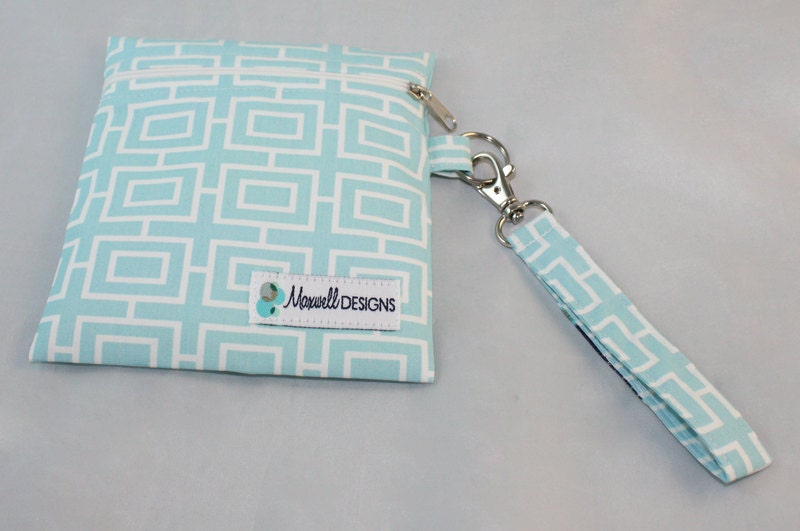 Wristlet Zippered Coin Purse Mod Boxes - Organic Fabric