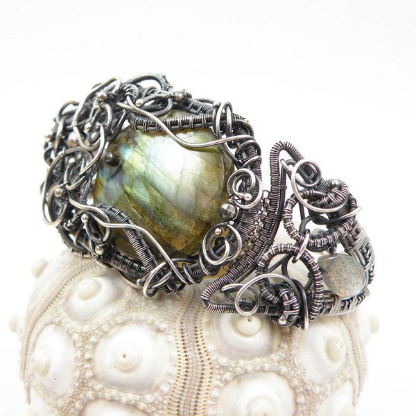 Wire wrap cuff bracelet, wirework jewelry , labradorite bracelet , wire wrapped fine jewelry , sterling silver bracelet , gemstone jewelry