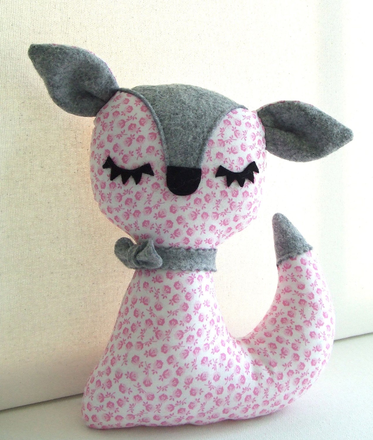 Sleepy Fox- Pink flowers