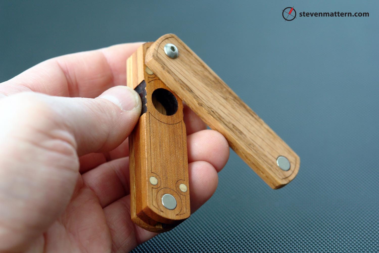 Snap Pipe - Two-toned hardwood