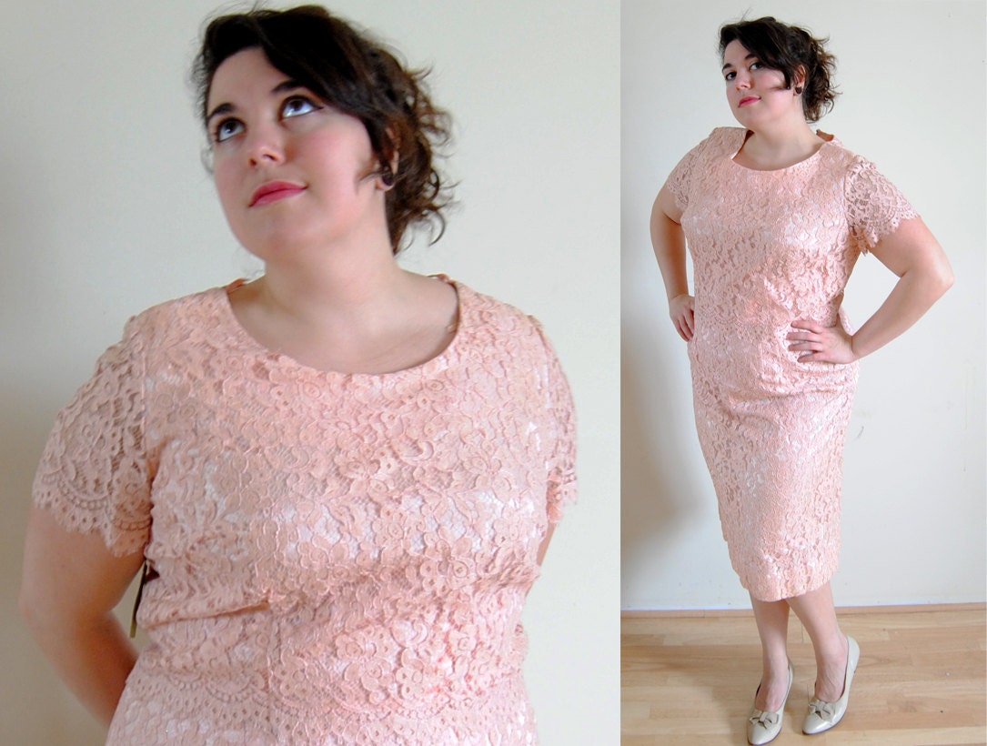 SALE Plus Size Vintage 1950s 1960s Pink Lace Dress NTW // Marshmallow Dream Spring Fashion .// Size 14/16