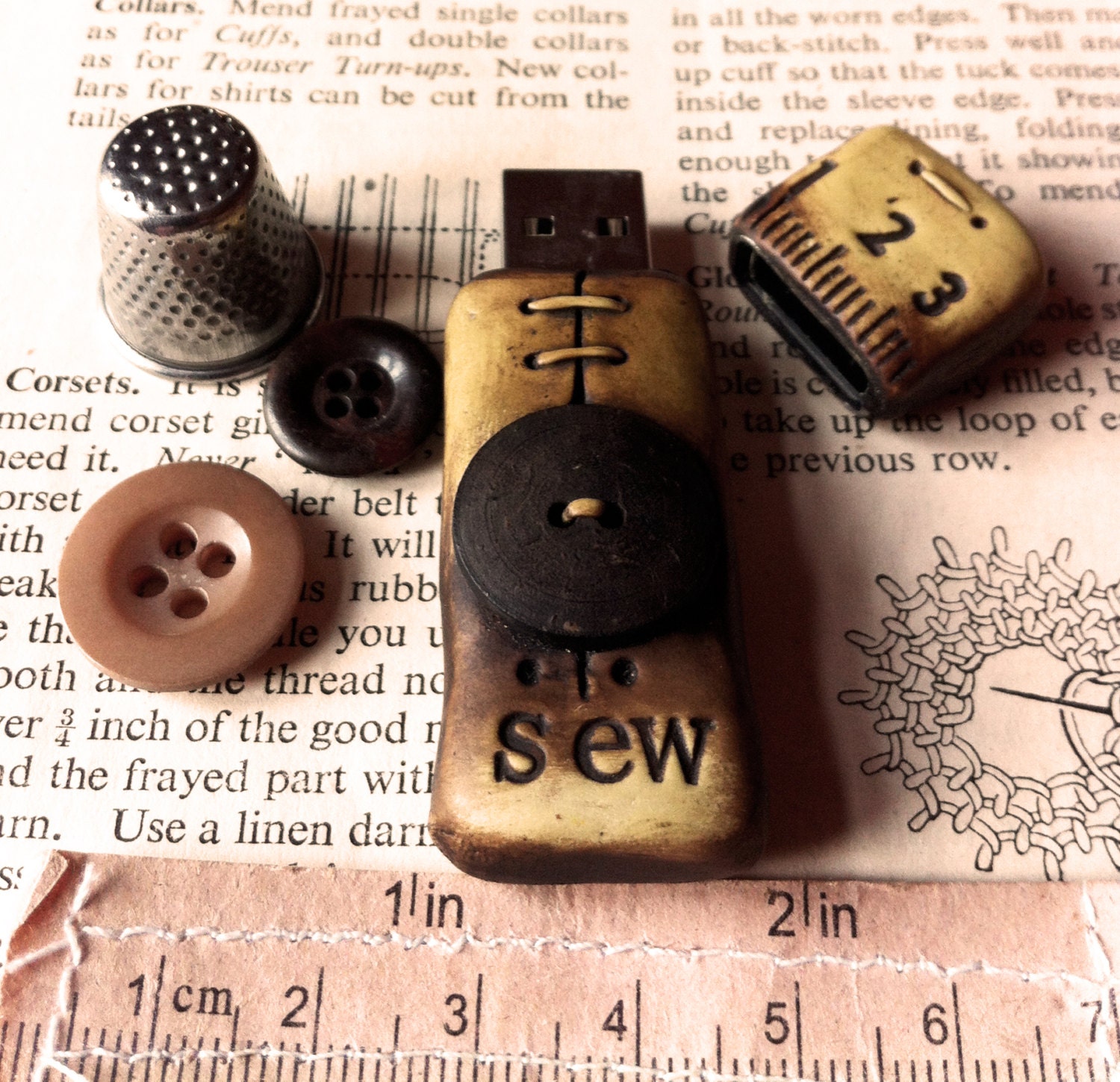Button USB Flash drive 8GB
