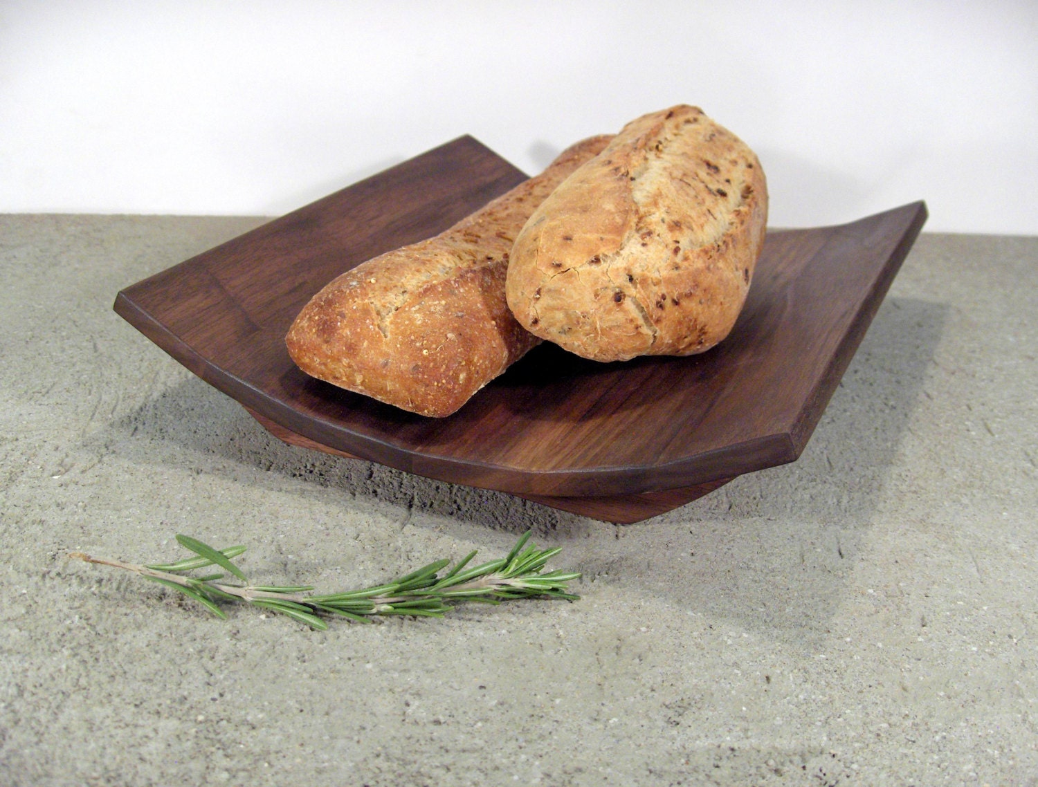 Basket - walnut fuit/bread basket