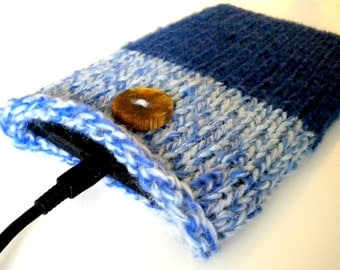 Kindle Cover Knit in Blue and Sky From GRANDMABEEHIVE