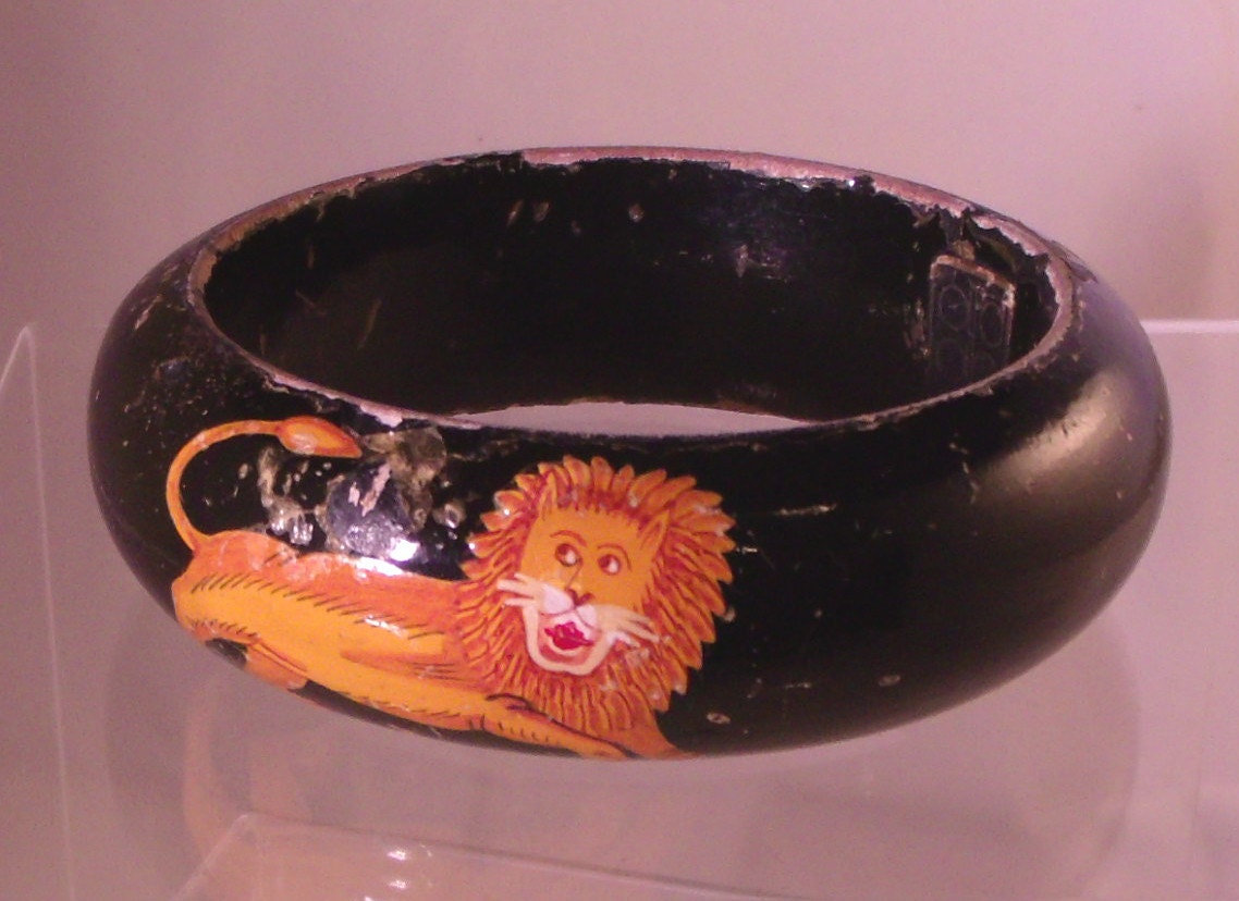 Vintage Wood Bangle Bracelet with Hand Painted Lion