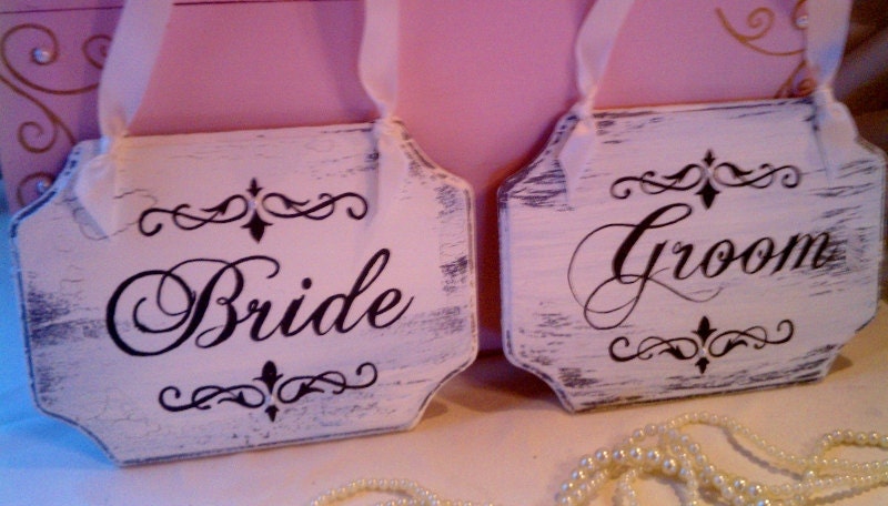 PEARL Wedding Signs SHABBY CHIC  Bride & Groom Signs Vintage Wedding, Traditional Weddings, Rustic Wedding