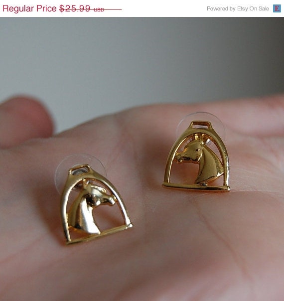 25 % OFF SALE 1970s EQUESTRIAN horses stud earrings