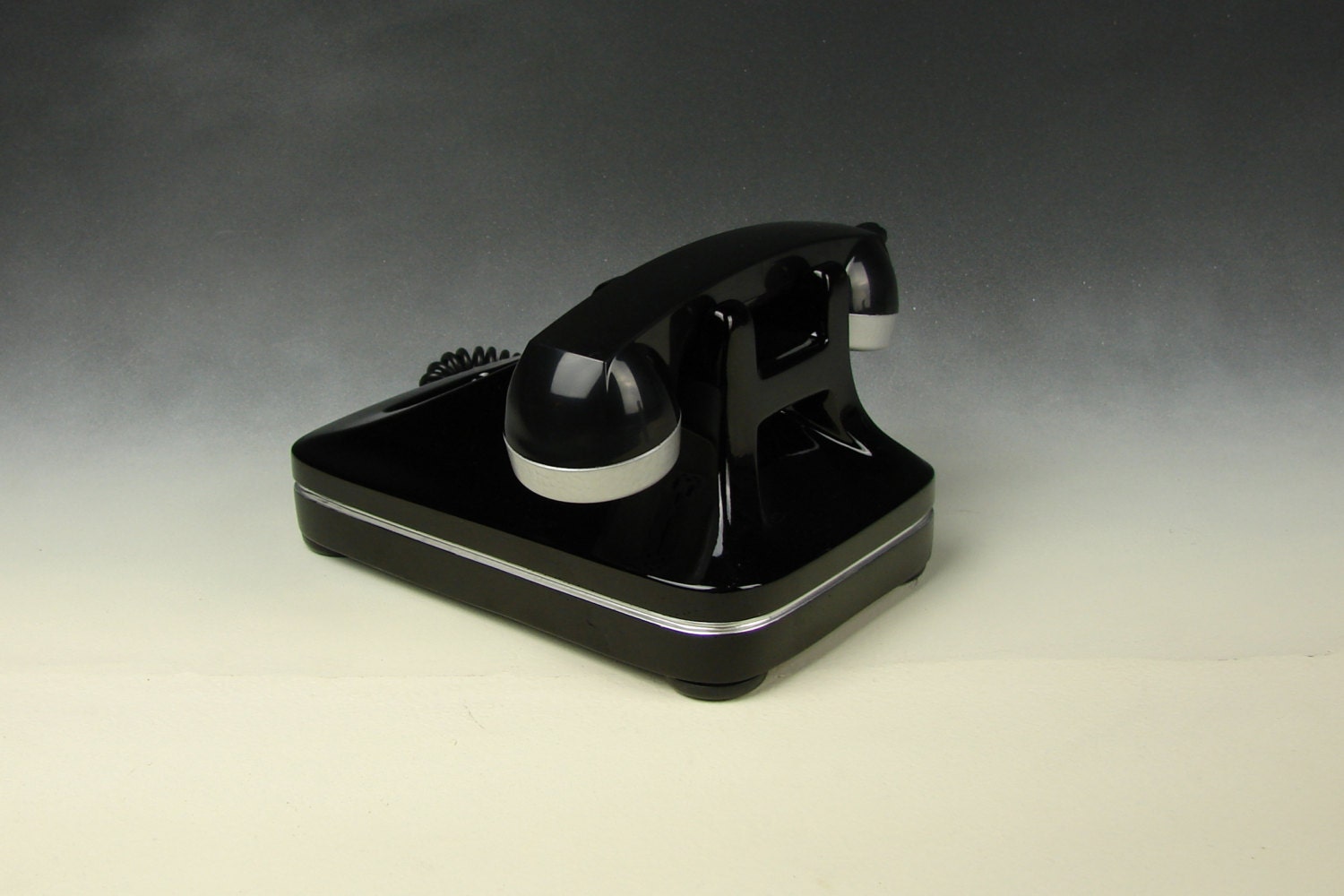 iRetrofone 2.0 Classic  - Deluxe Silver for the iPhone