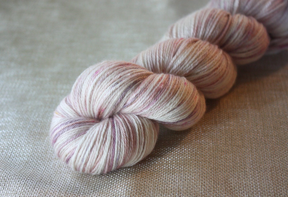 Hand Dyed Yarn / Fingering Weight / Pale Mauve Rose Blush Dusty Lilac Silk Merino Wool