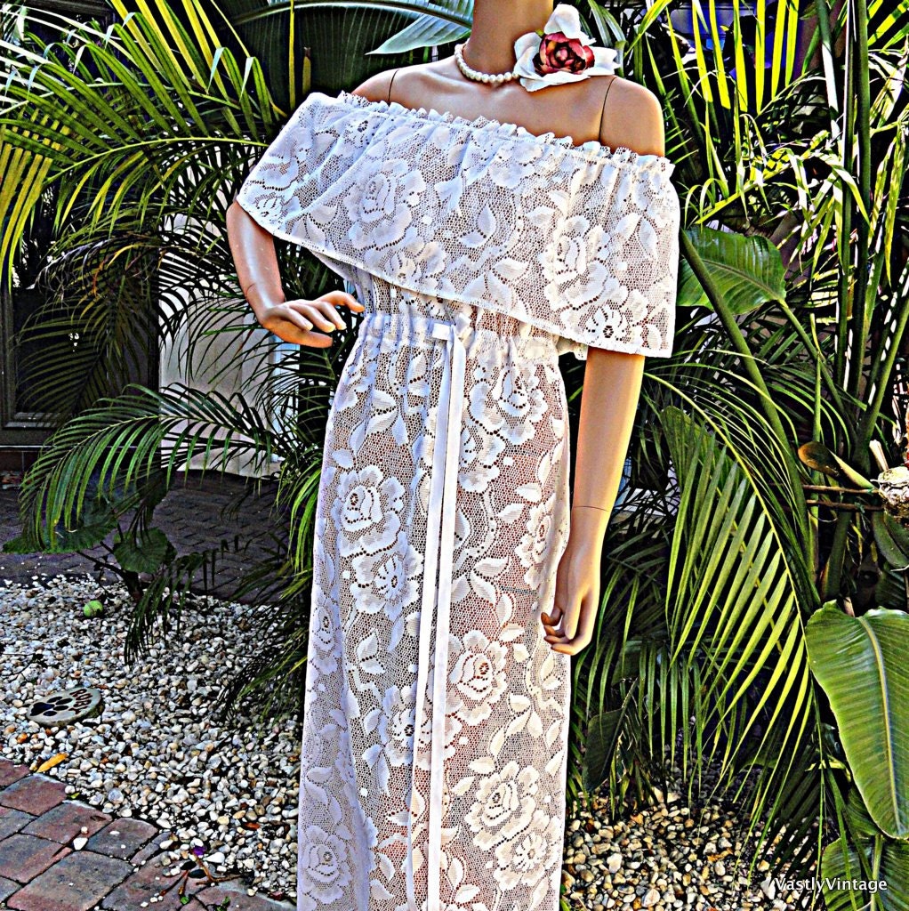 Vintage Lace Hippie Bridal Long Gown Bohemian Beach Wedding Off the Shoulder Ruffle Long White Ivory Reclaimed Lace Dress