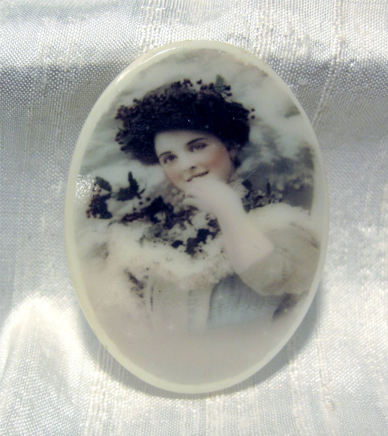 Beautiful Restored French Postcard Image 30x40mm Oval Ceramic Cabochon Lovely Victorian Lady
