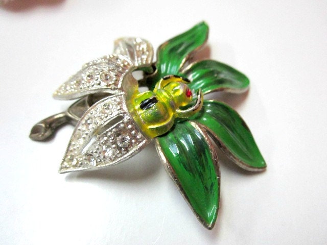 Vintage Deco Green Enameled Flower Bug Brooch Pin - sobejeweled