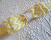 Yellow and White Chevron Print Headband. Baby Hair Accessories. Girls Hair Accessories. Elastic Headband. Chevron Hair Bow Headband