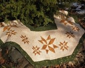 Christmas Tree Skirt "Star Shine" in Metallic Gold, Creamy Off-White, and Christmas Green