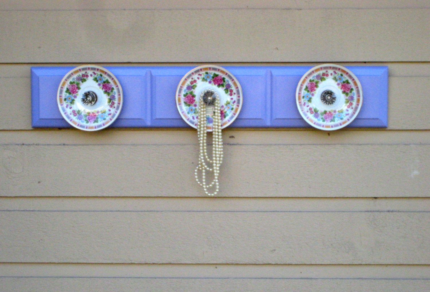 Necklace and Accessory Display rack, cottage chic decor, trio of vintage china saucers, lavender, mauve