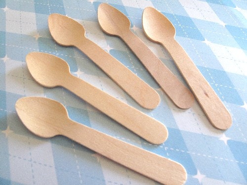 50 Wooden Small Ice Cream/ Cupcake Dessert Spoons.  For Weddings, Birthday Party, Baby Shower, Bridal Shower,  Events